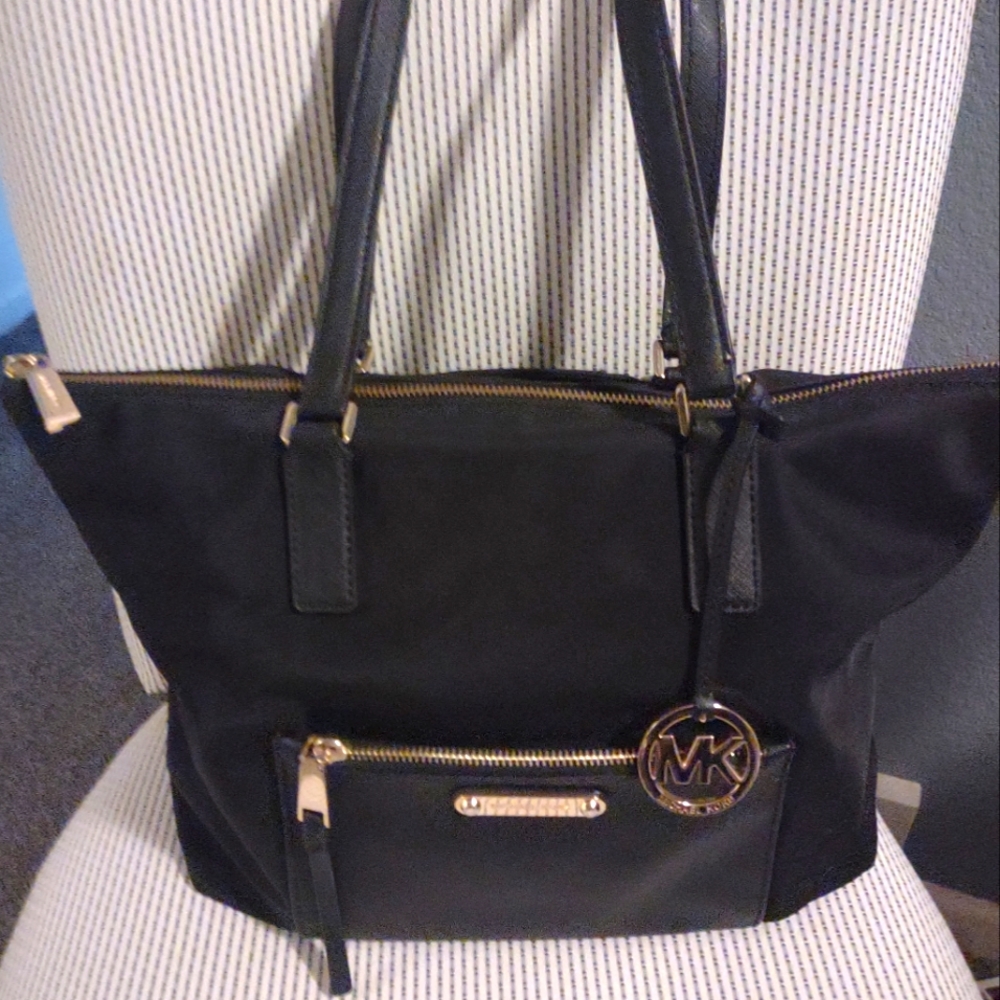 Michael Kors tote style purse